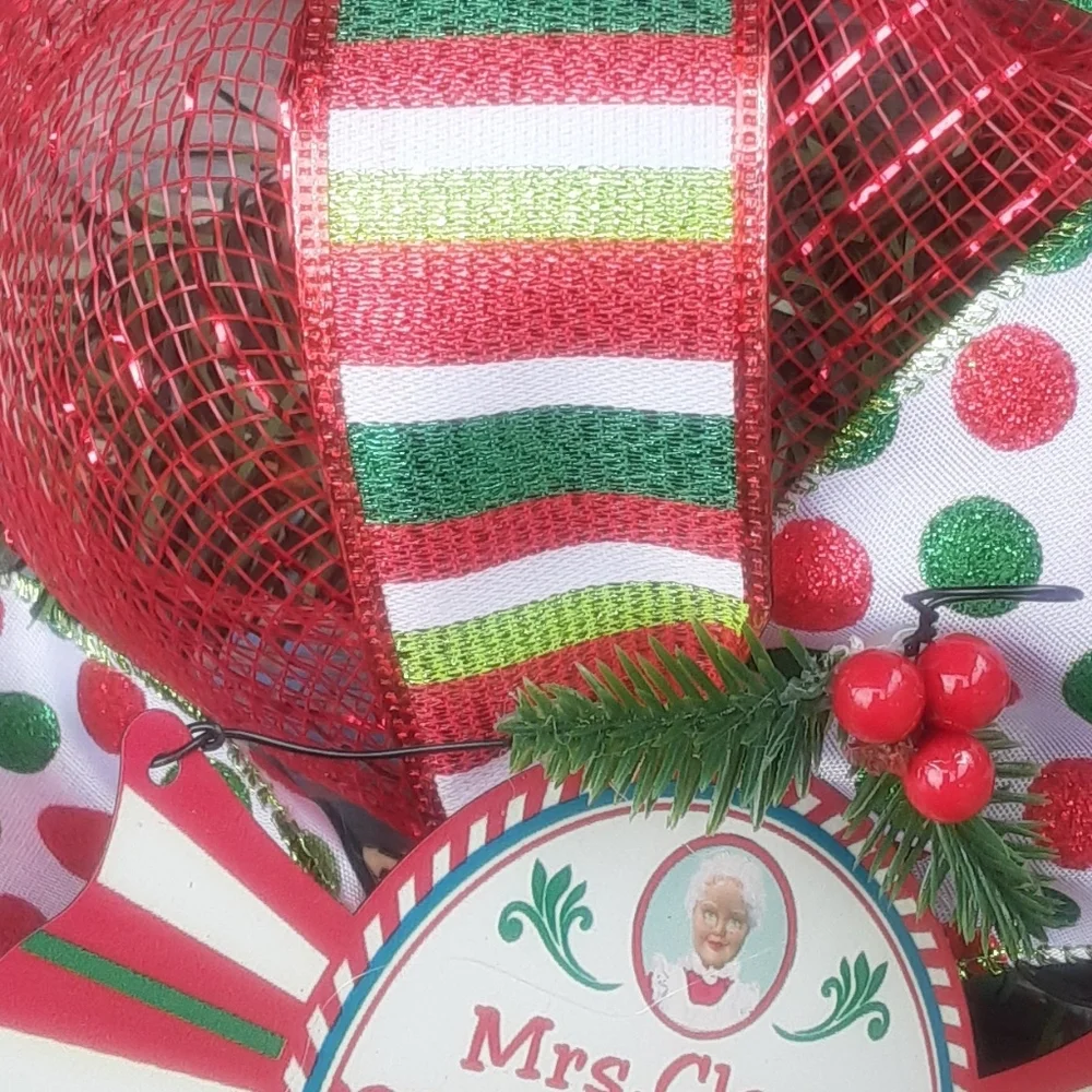 9ft. CHRISTMAS ELVES GARLAND